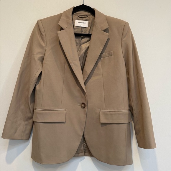 Aritzia Babaton Agency Blazer in Taupe Beige - Picture 2 of 6